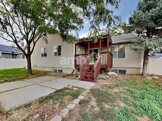 Building Photo - 143 N 700 W