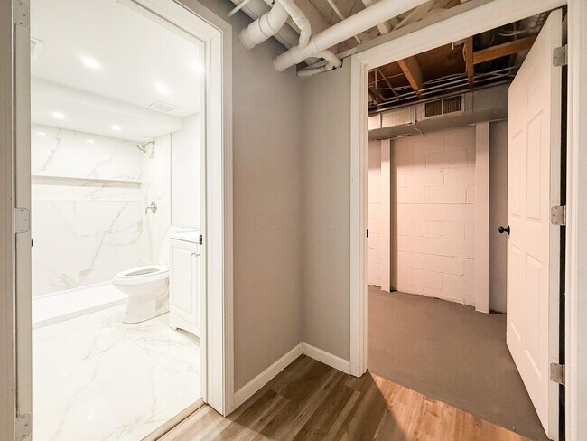 Building Photo - 1828 Bairsford Dr