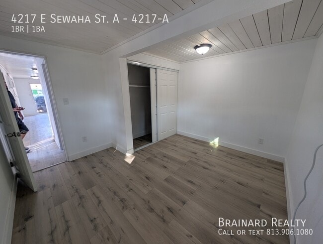 Building Photo - 4217 E Sewaha St