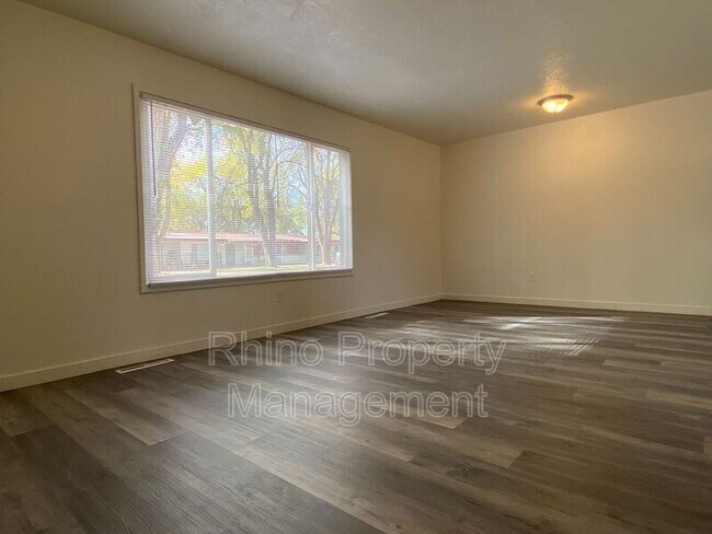 Building Photo - 1054 W 1520 N