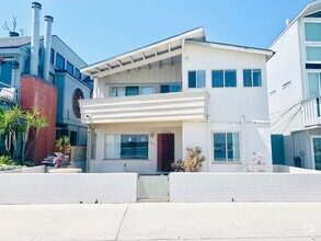 Building Photo - BA8