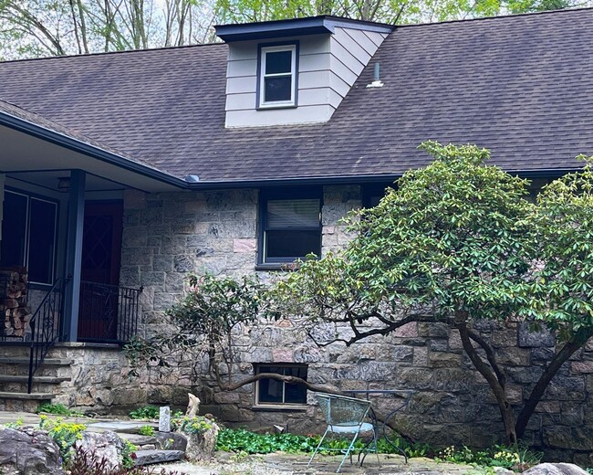 Building Photo - 64 Belden Rd