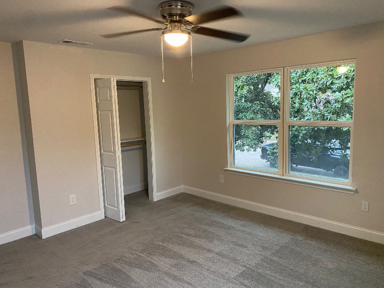 Building Photo - 1805 S Franklin St