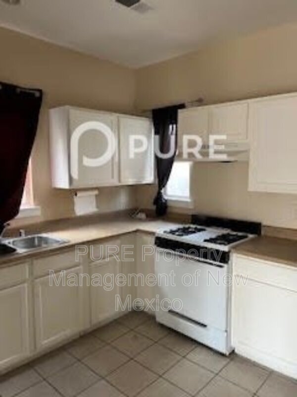Building Photo - 415 Placido Martinez Ct NE