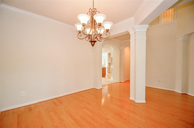 Building Photo - 3315 Alden Manor Ln
