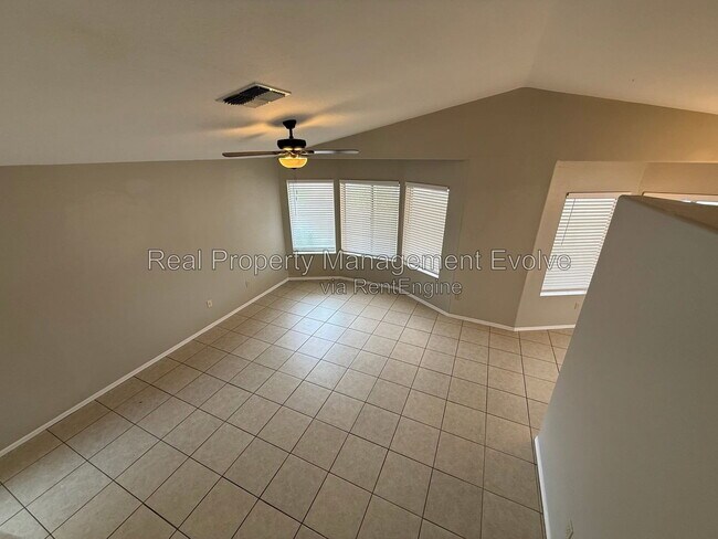 Building Photo - 3725 E Taro Ln
