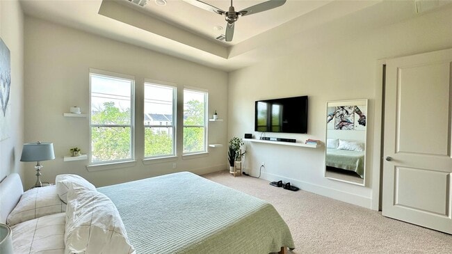 Building Photo - 1216 W 21st St