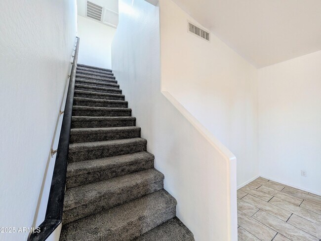 Building Photo - 4726 W Fremont Rd.