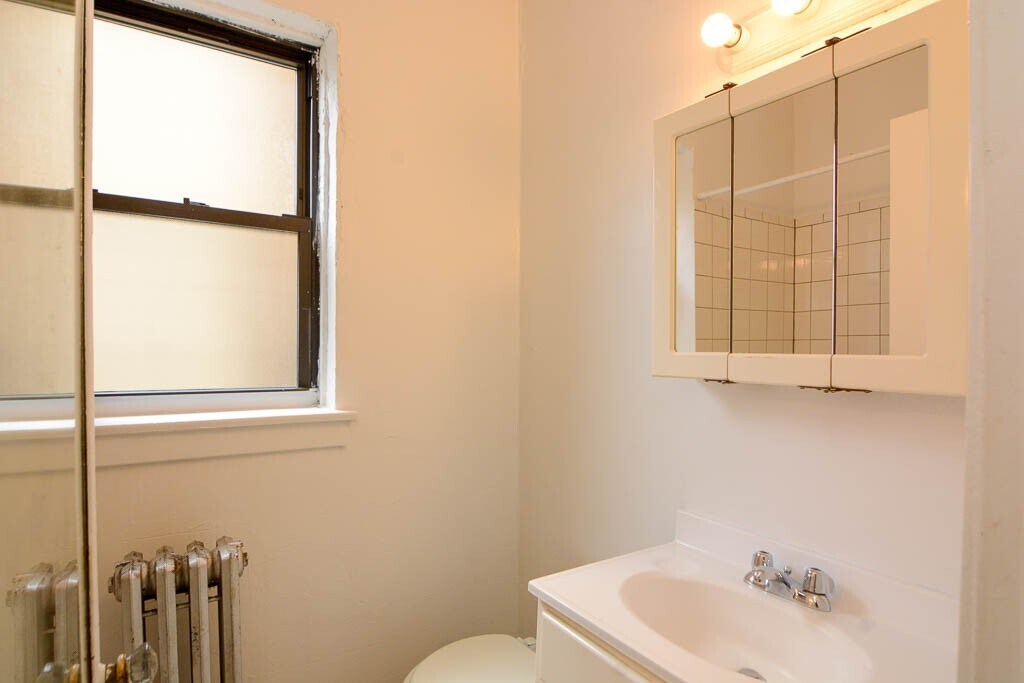 Building Photo - 4842 N Damen Ave