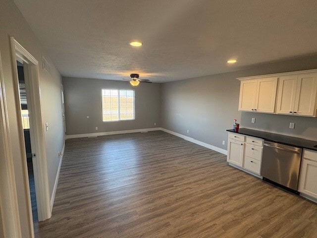 Building Photo - 231 W Lester St