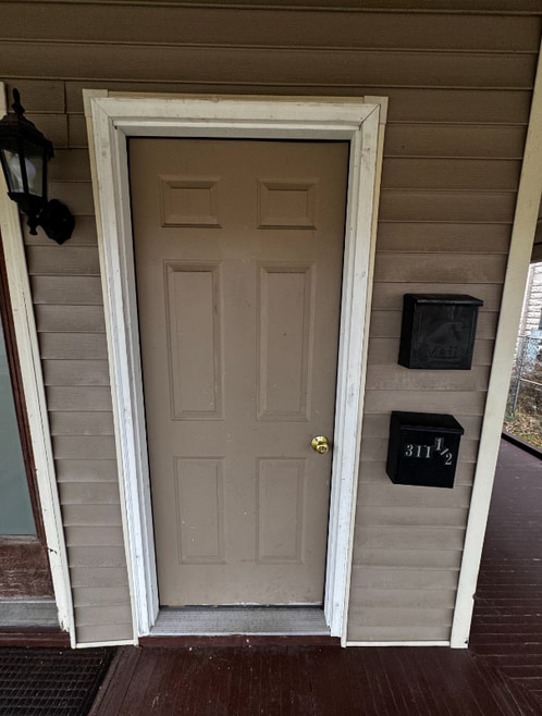 Building Photo - 311-1/2 S Main St