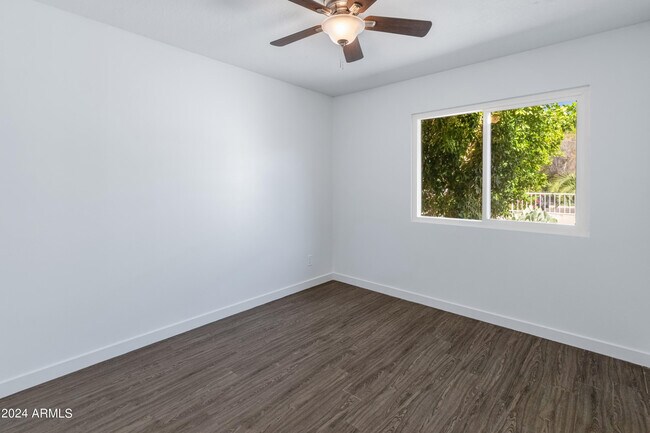 Building Photo - 7034 S 42nd St