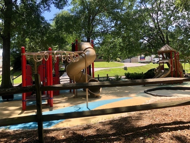 Building Photo - 117 E Circle Dr