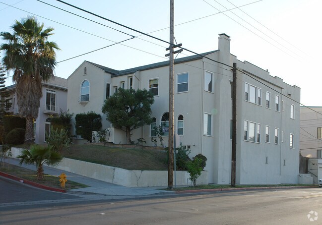 Building Photo - 347 N Mariposa Ave