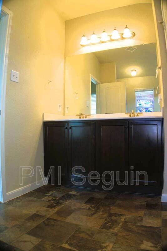 Building Photo - 111 Hoya Ln