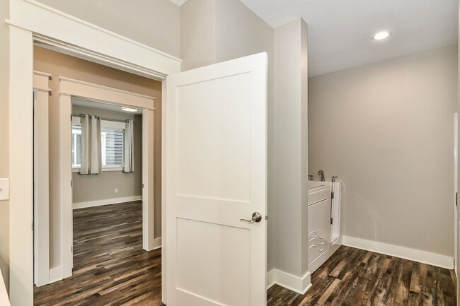 Building Photo - 312 61st St