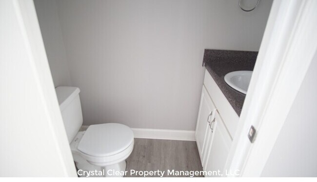Building Photo - Large 2 bed 1.5 bath in Christiana School ...