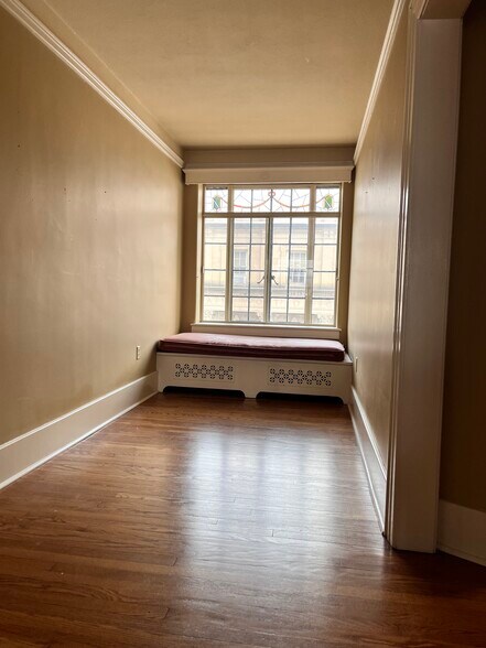 Building Photo - 30 Jay St