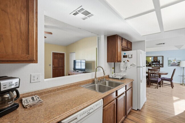 Building Photo - 2929 E Broadway Rd