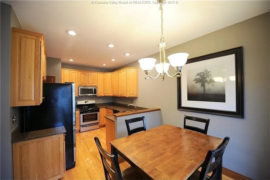 Building Photo - 49 Wills Dr