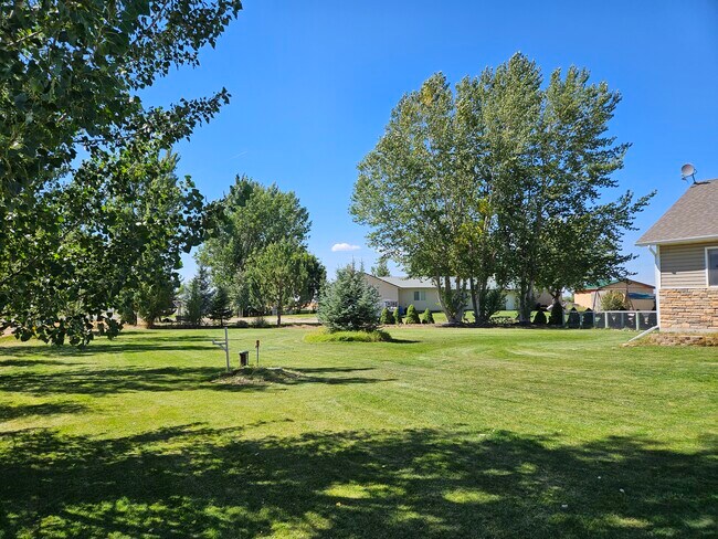 Building Photo - 4007 E 66 N
