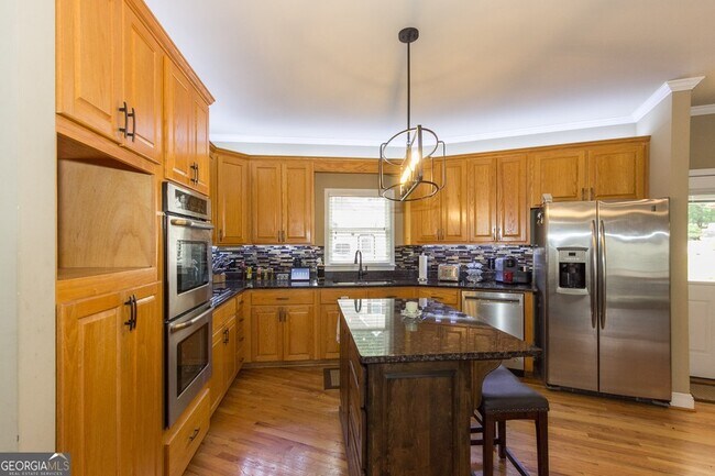 Building Photo - 5166 Wheeler Dr