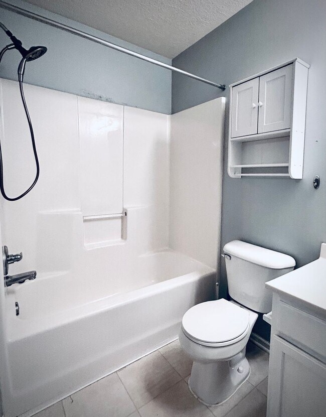 Building Photo - Spacious 3-Bed, 2.5-Bath Townhome in Ankeny, IA – Modern Comfort & Convenience!