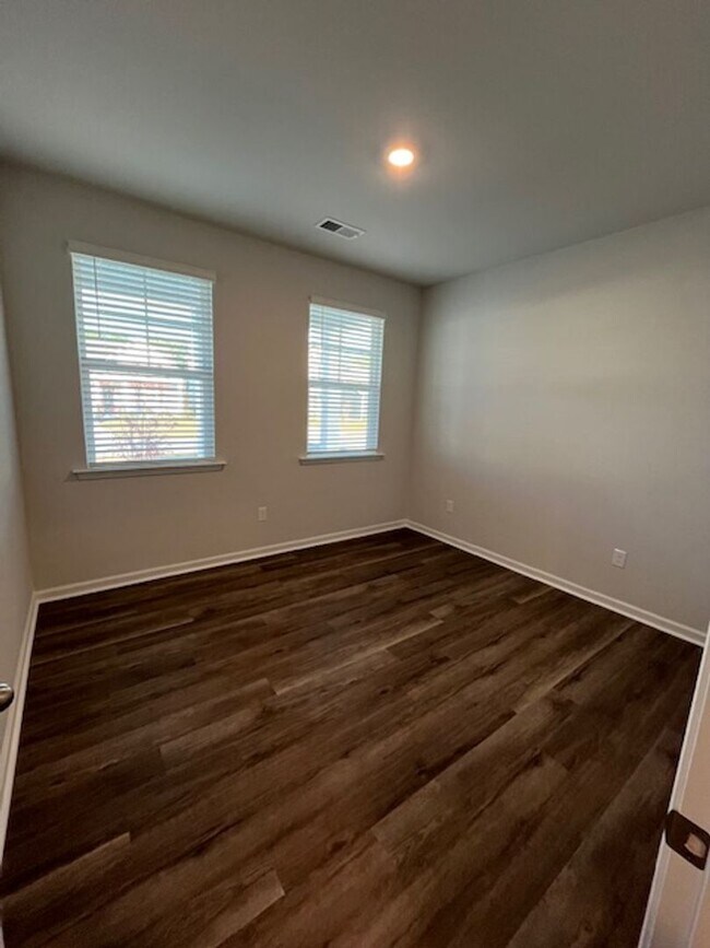 Building Photo - Welcome to your dream home in the heart of Leland, NC.