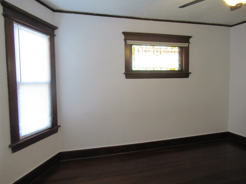 Building Photo - 55 Eaton St