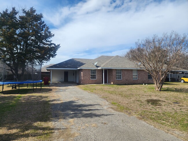 Primary Photo - 509 Denison Cir