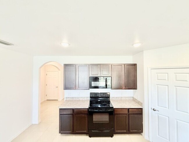 Building Photo - 3422 Cancun Ct