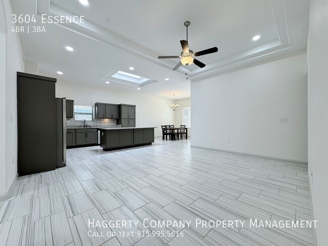 Building Photo - 3604 Essence-