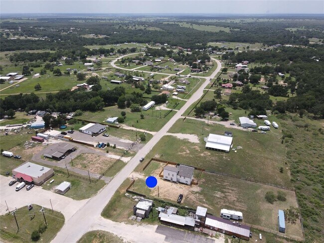 Building Photo - 108 Sandy Oaks Loop