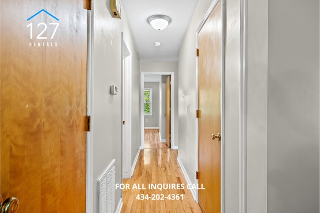 Building Photo - Spacious 4-Bedroom Home with Dual Kitchens...