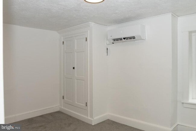 Building Photo - 2928 Lincoln Hwy E