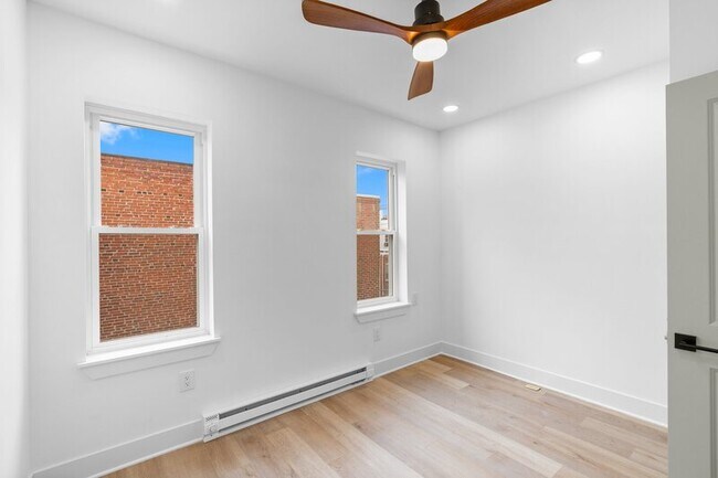 Building Photo - 6049 Elmwood Ave