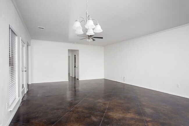 Building Photo - 5530 Gonzaga Ln