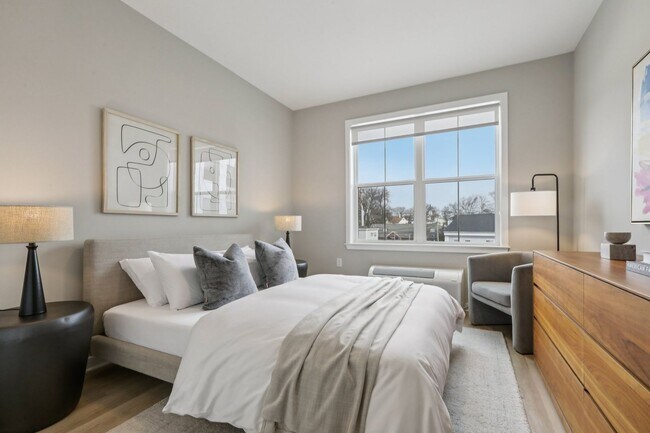 Building Photo - Experience Luxurious Living at CENTURION Union Center