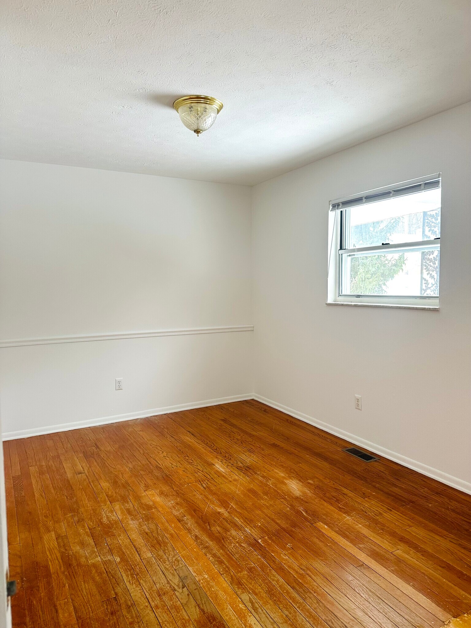 Building Photo - 1119 W 8th St