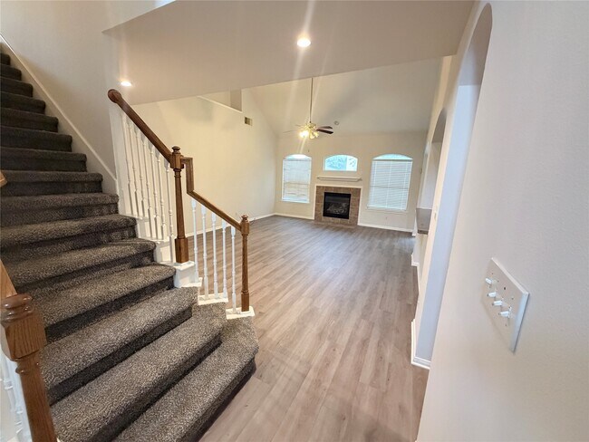 Building Photo - 17407 S Sienna Cove Ln