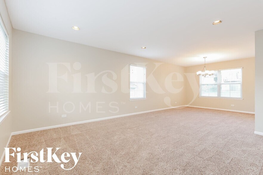 Building Photo - 298 N Crooked Lake Ln