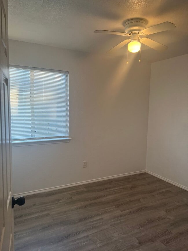 Building Photo - 2709 Haven Dr