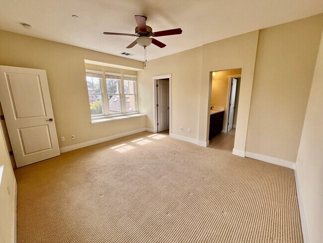 Building Photo - 212 Shumway Ln
