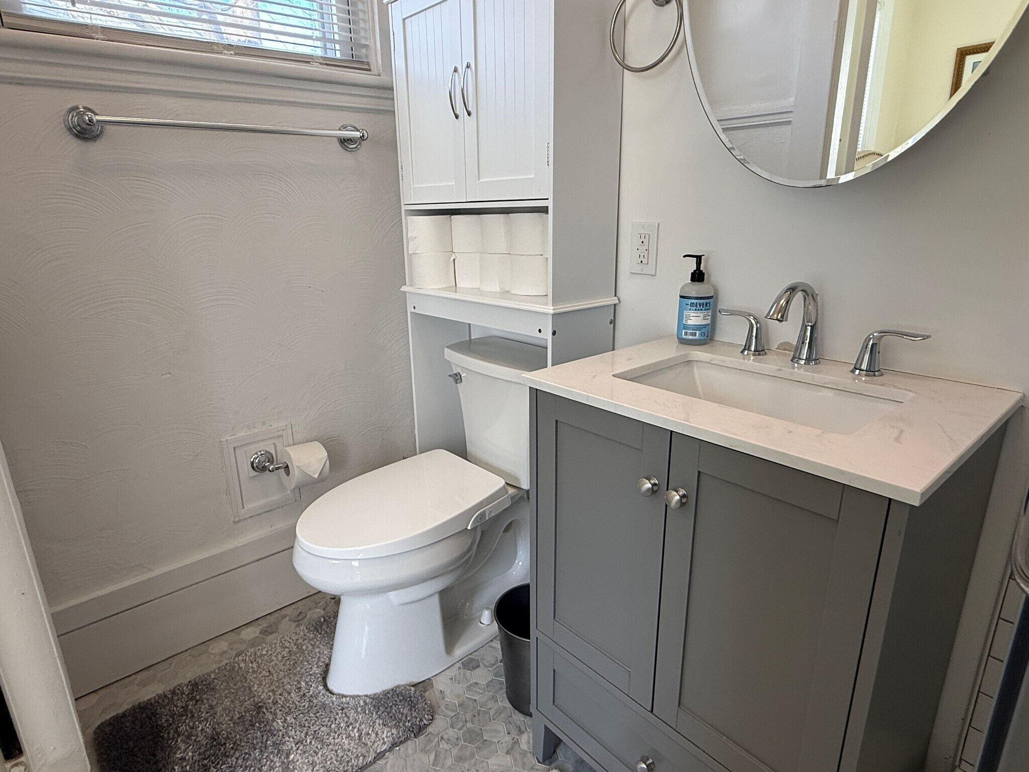 Building Photo - 162 Babcock St