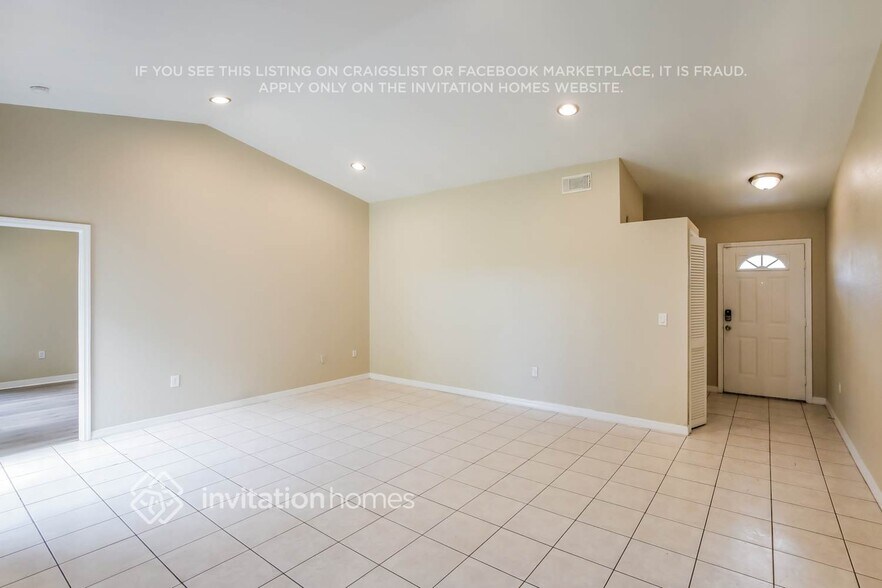 Building Photo - 211 NW 187th Ave