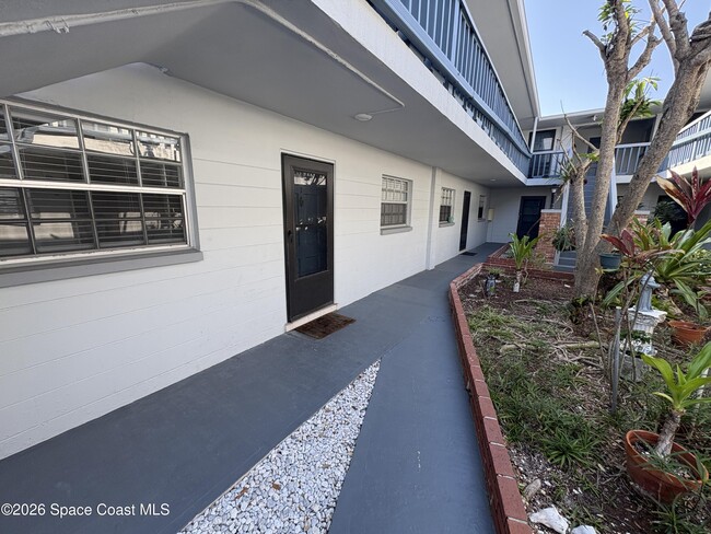 Building Photo - 405 Adams Ave