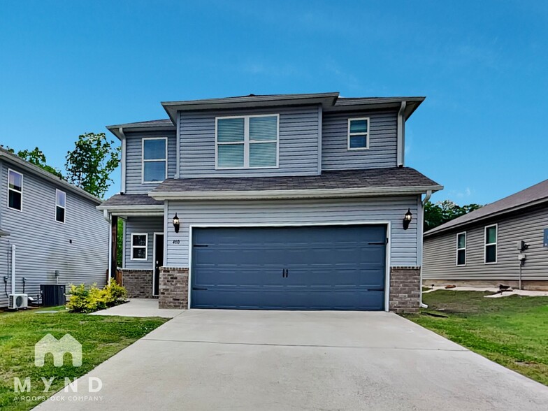 Primary Photo - 460 Americana Dr