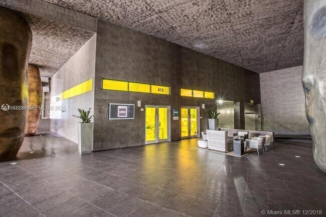 Building Photo - 475 Brickell Ave