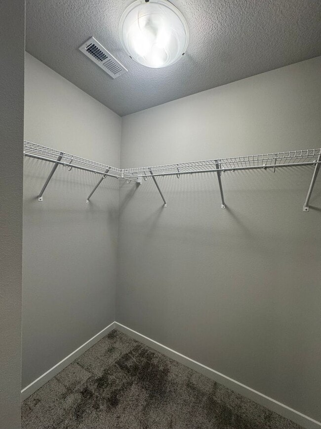 Building Photo - FREE RENT SPECIAL!  3 bedroom 2.5 bath Single Family Home