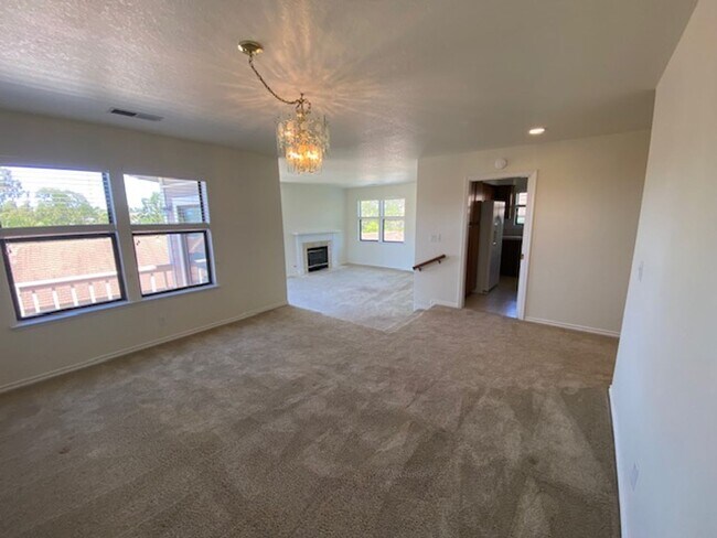 Building Photo - Glen Heights Condo